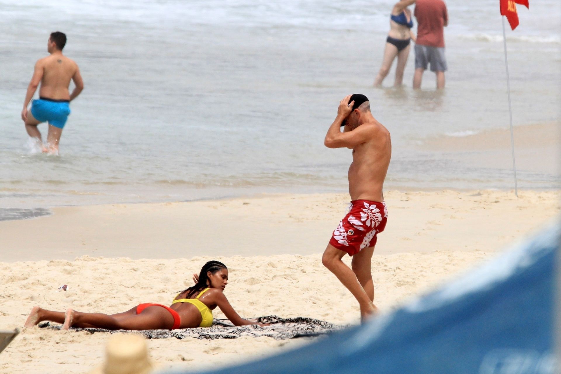 Beach Babe Tina Kunakey And Vincent Cassel Heat Up Their Romance On The Beaches Of Rio 0009