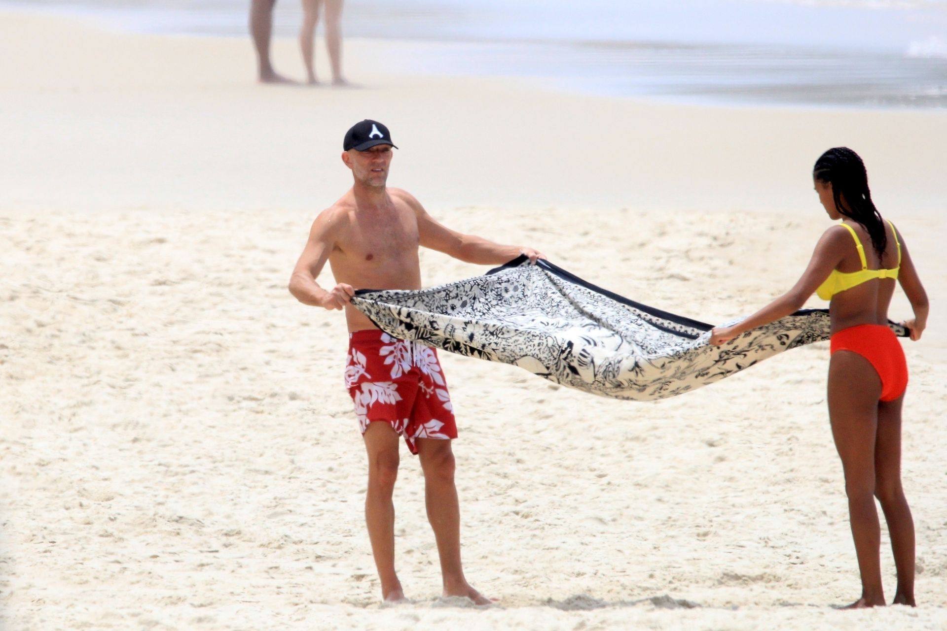 Beach Babe Tina Kunakey And Vincent Cassel Heat Up Their Romance On The Beaches Of Rio 0034