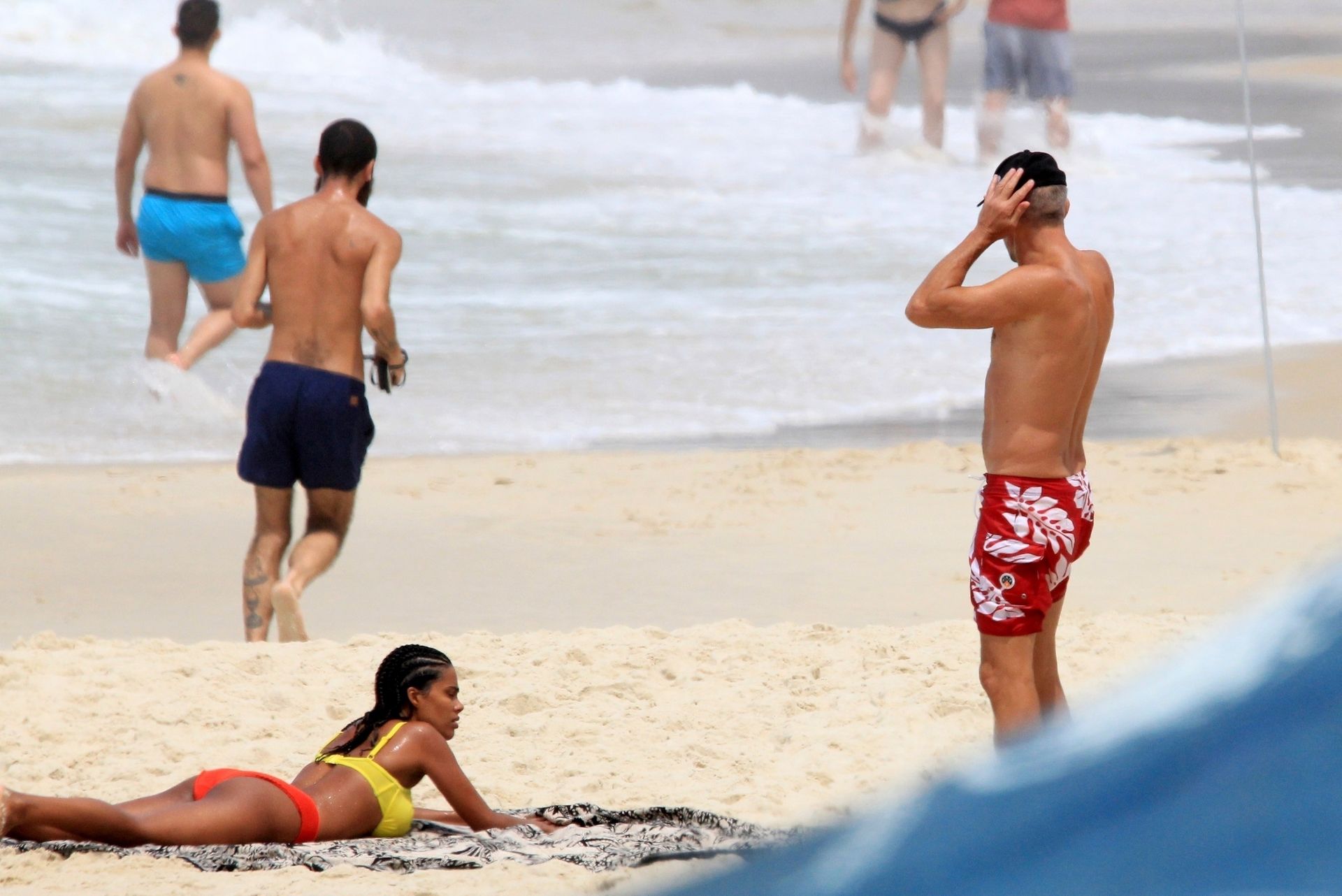 Beach Babe Tina Kunakey And Vincent Cassel Heat Up Their Romance On The Beaches Of Rio 0050