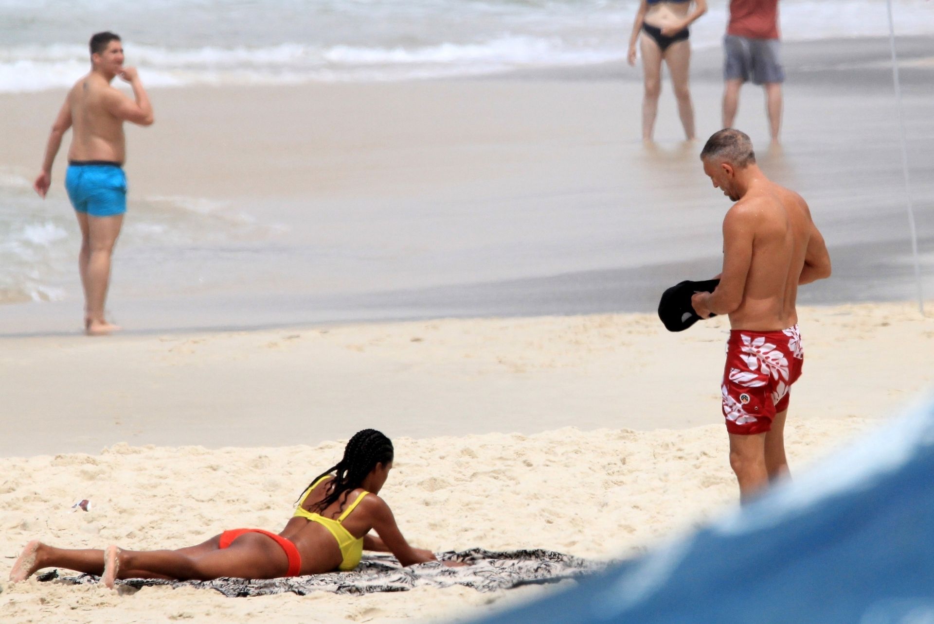 Beach Babe Tina Kunakey And Vincent Cassel Heat Up Their Romance On The Beaches Of Rio 0051