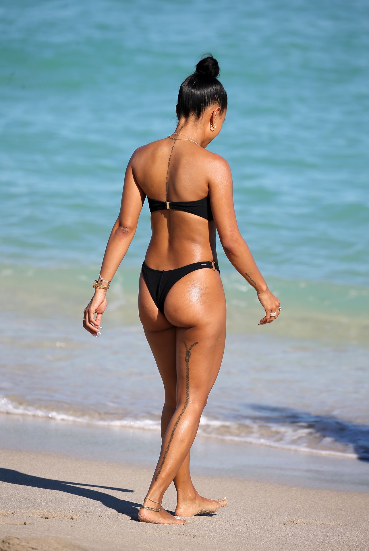 Beach Babes Chantel Jeffries & Karrueche Tran Steam Up Miami Beach 0063