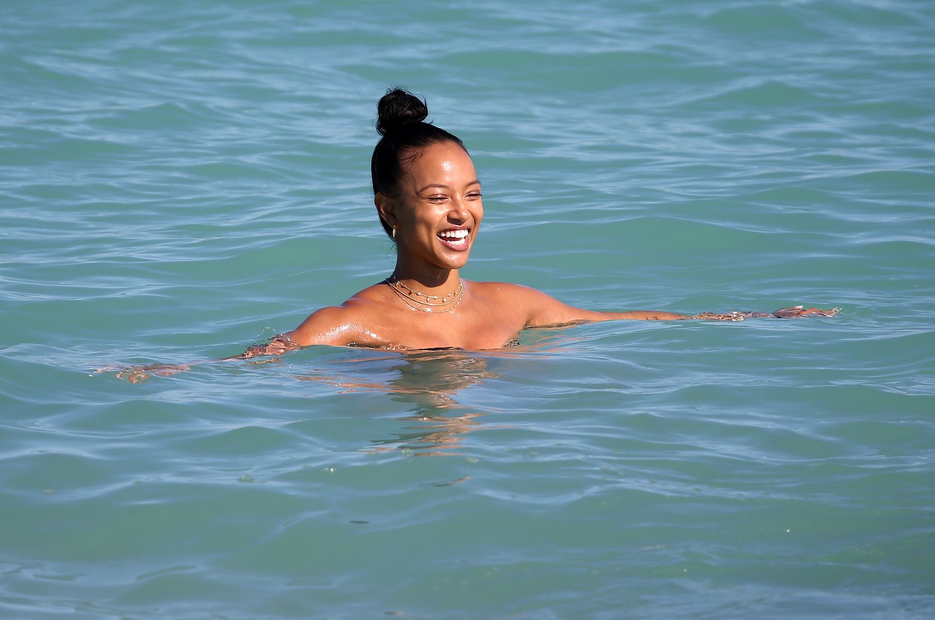 Beach Babes Chantel Jeffries & Karrueche Tran Steam Up Miami Beach 0066