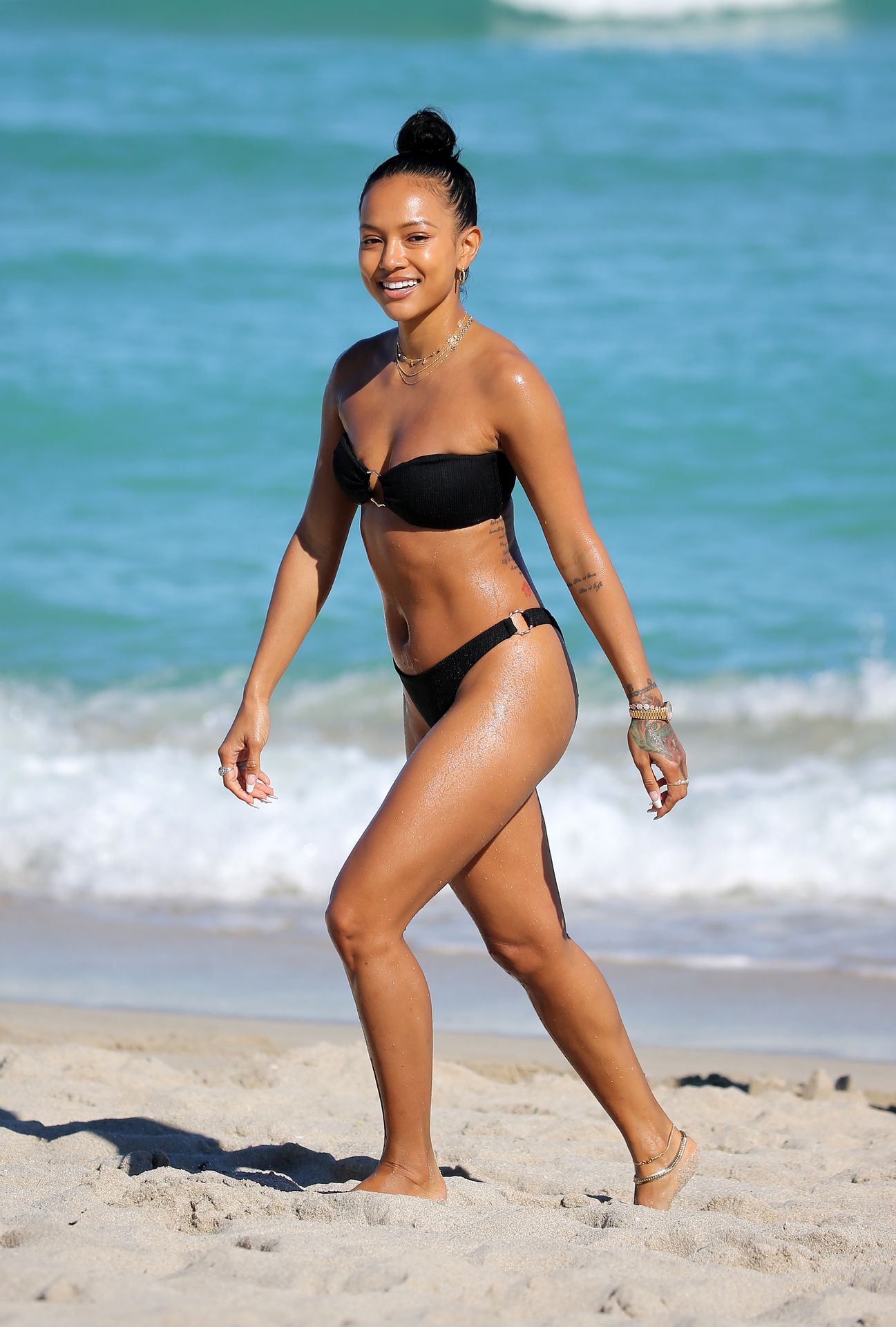 Beach Babes Chantel Jeffries & Karrueche Tran Steam Up Miami Beach 0078