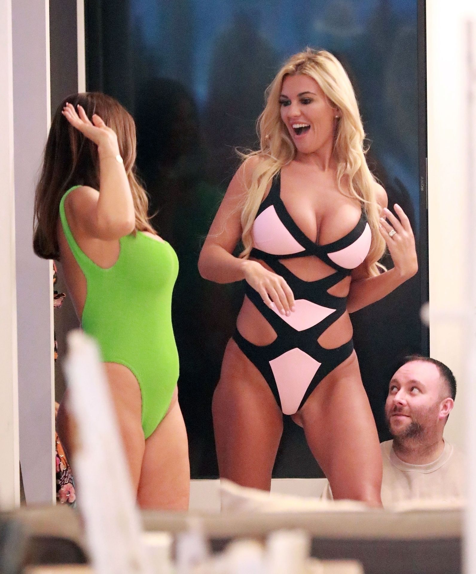 Christine Mcguinness Looks Sensational As She Films Scenes For The Real Housewife Of Cheshire 0026