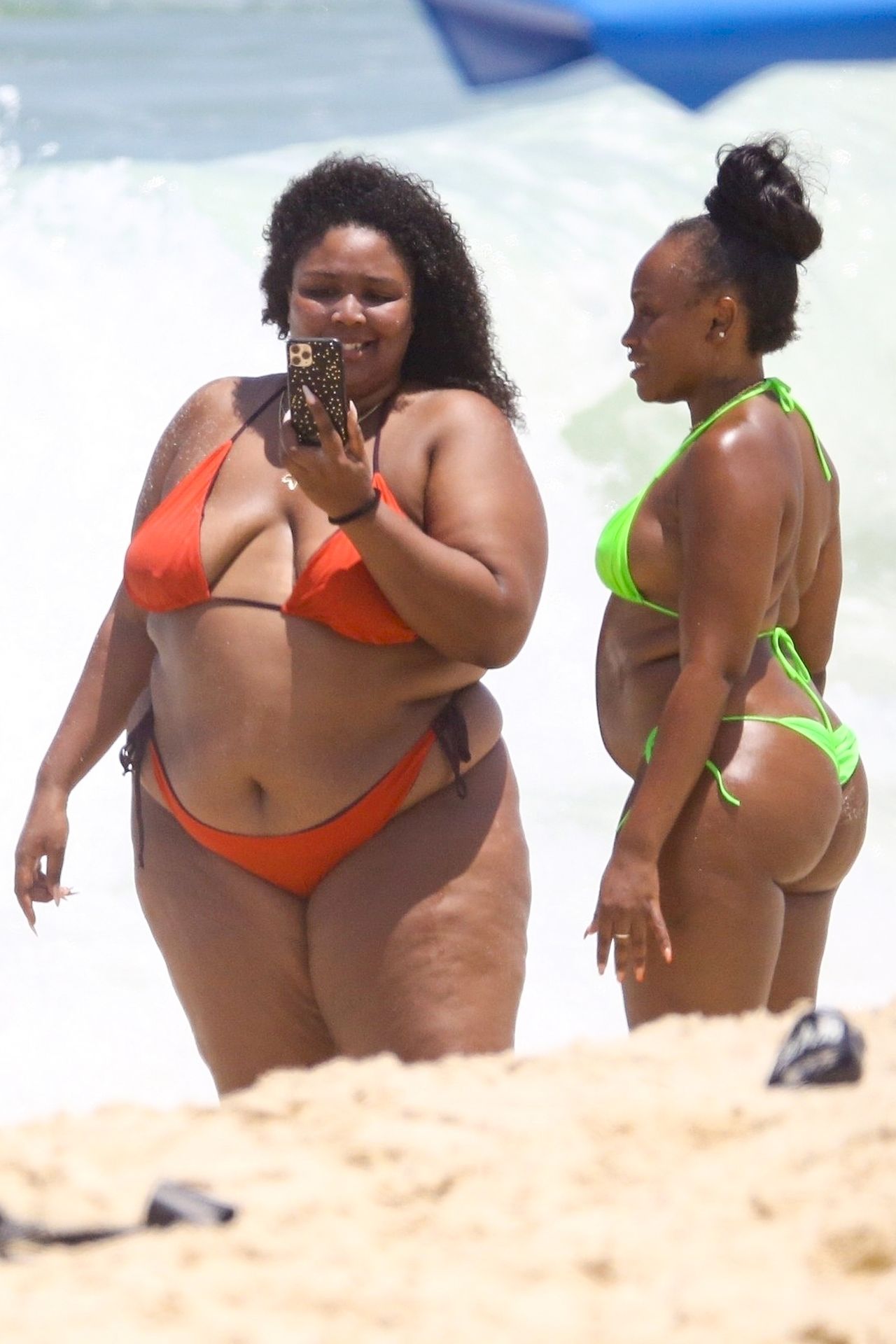 Feelin’ Good As Hell! Singer Lizzo And Her Girls Take Over The Beach In Rio 0024