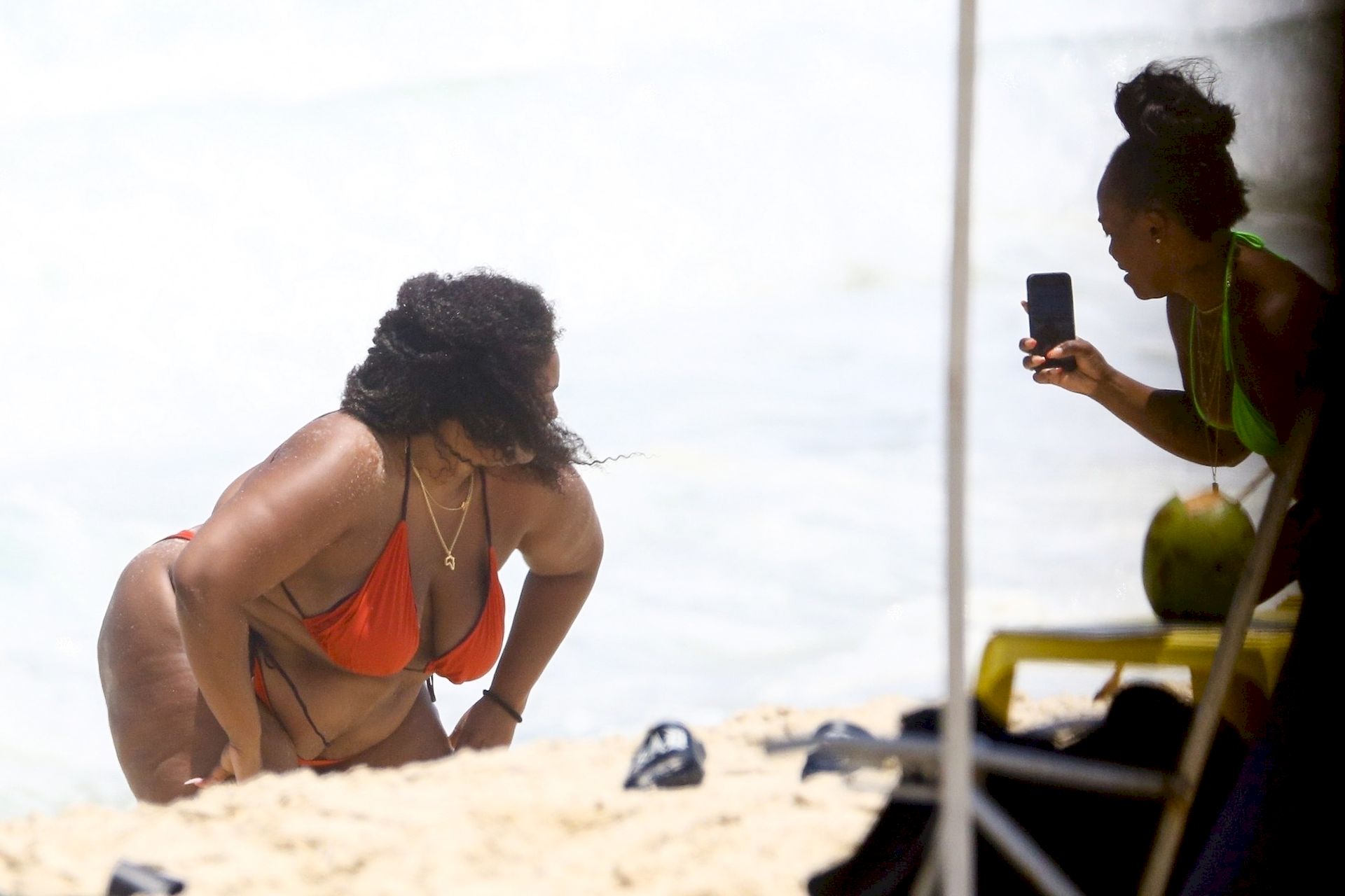 Feelin’ Good As Hell! Singer Lizzo And Her Girls Take Over The Beach In Rio 0033