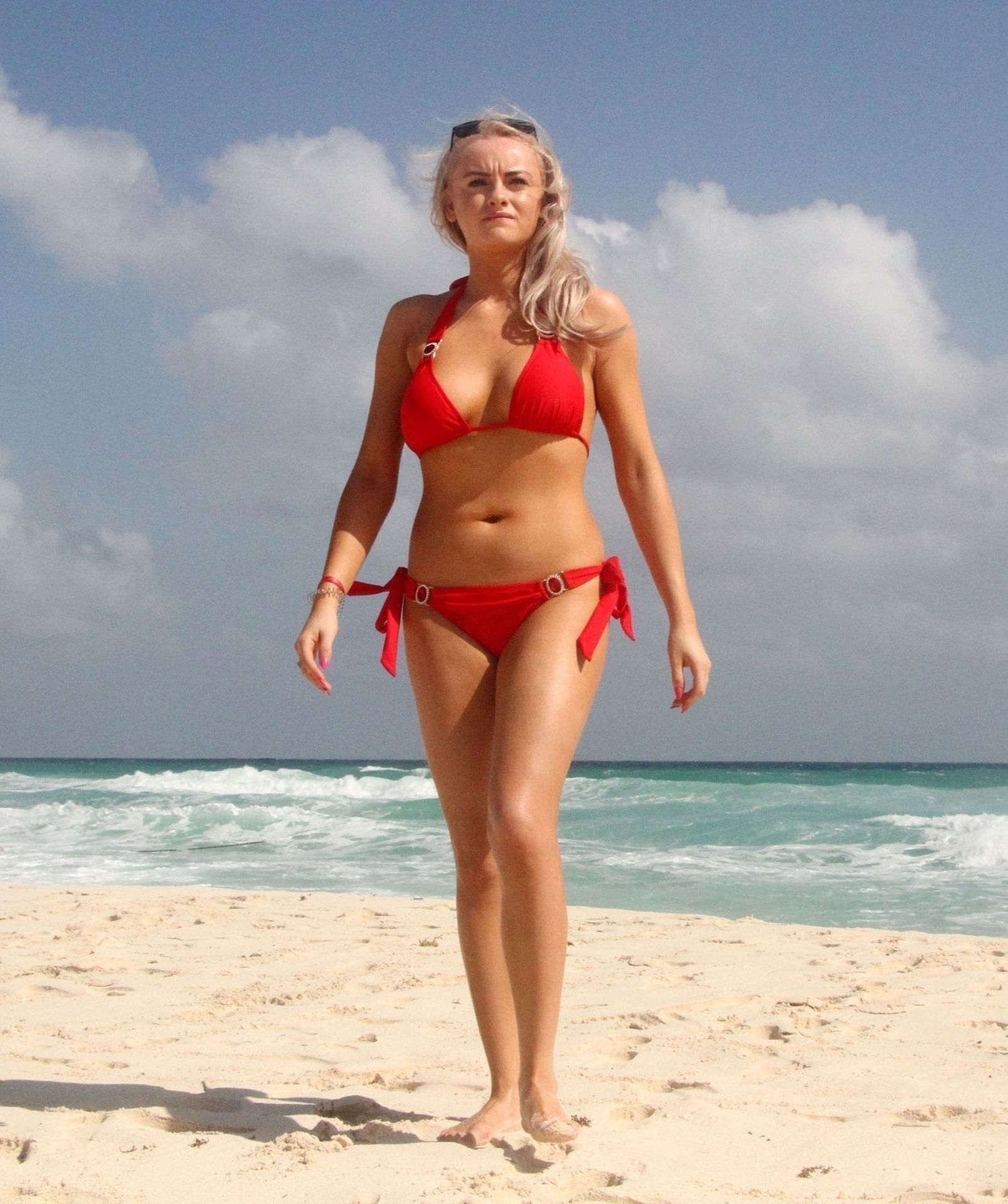 Former Coronation Street Star Katie Mcglynn Shows Off Her Sexy Figure In Mexico 0003