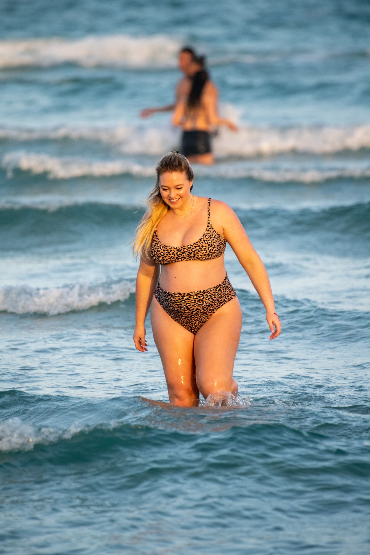 Heavily Pregnant Model Iskra Lawrence Takes A Sunset Dip In Miami Beach 0016