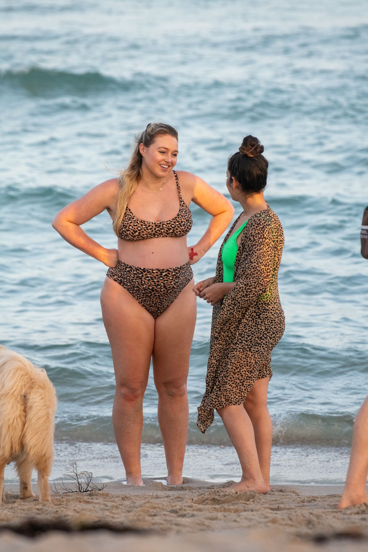 Heavily Pregnant Model Iskra Lawrence Takes A Sunset Dip In Miami Beach 0029