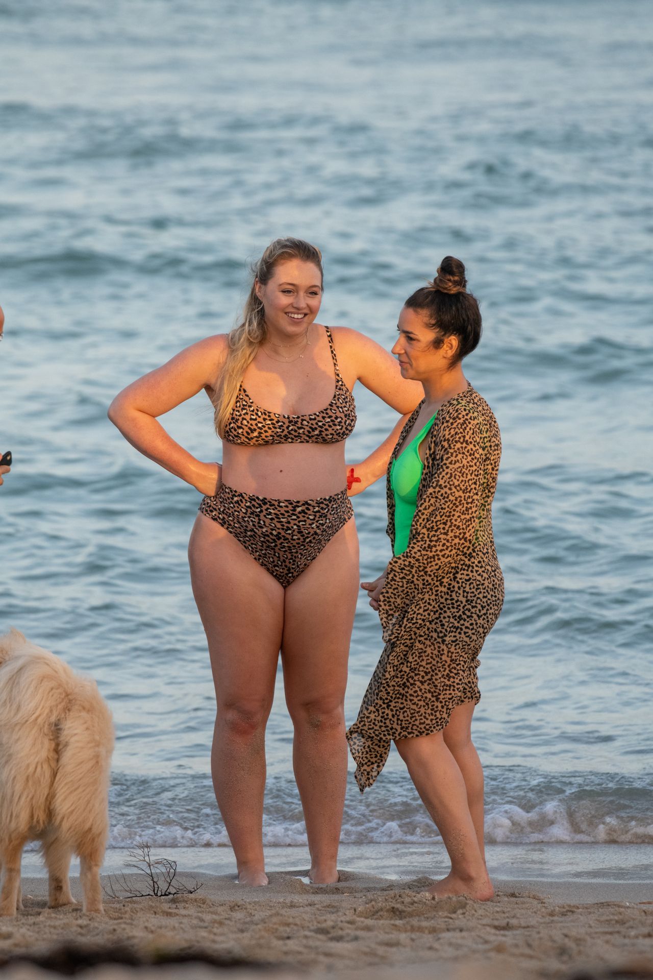 Heavily Pregnant Model Iskra Lawrence Takes A Sunset Dip In Miami Beach 0030