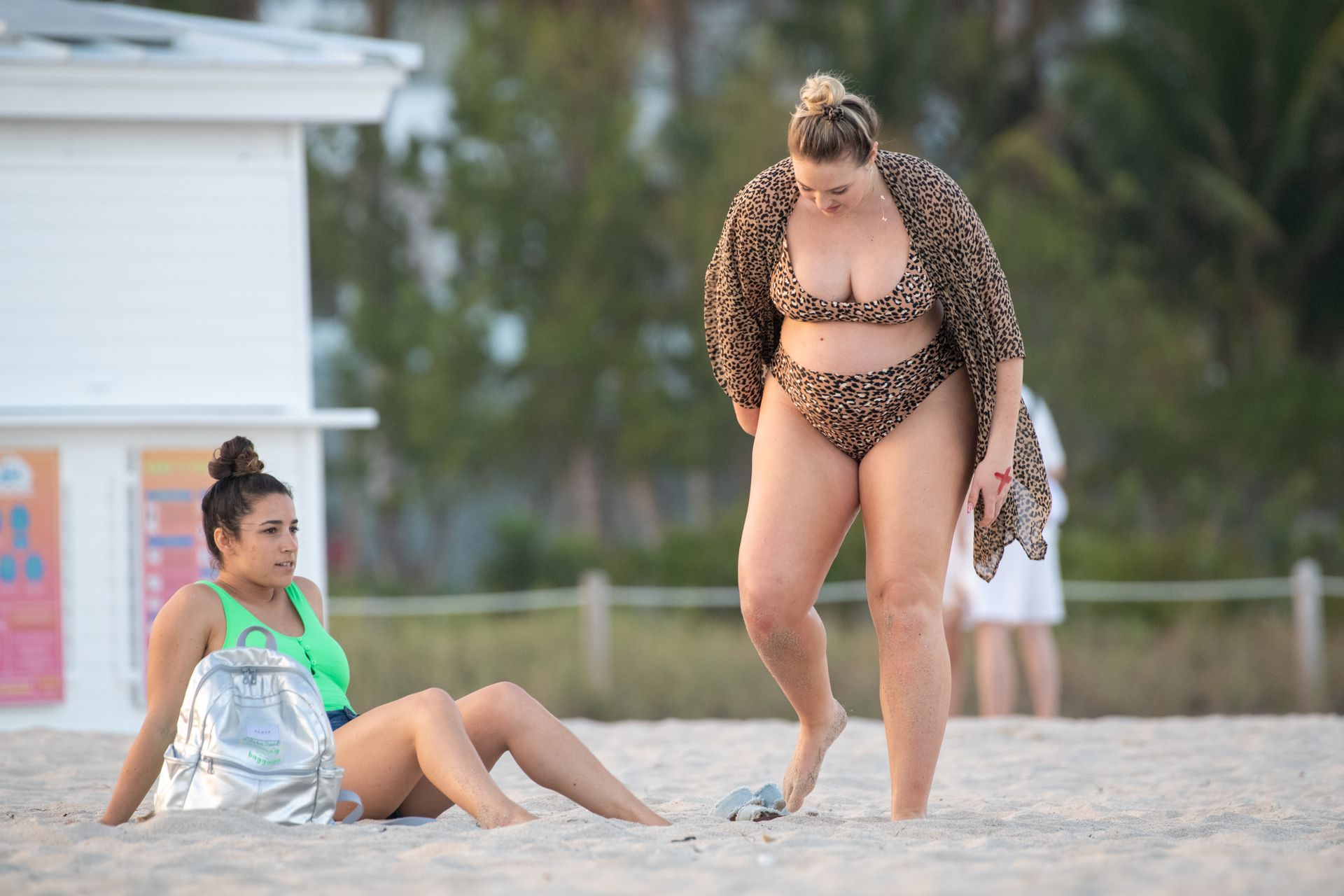 Heavily Pregnant Model Iskra Lawrence Takes A Sunset Dip In Miami Beach 0038