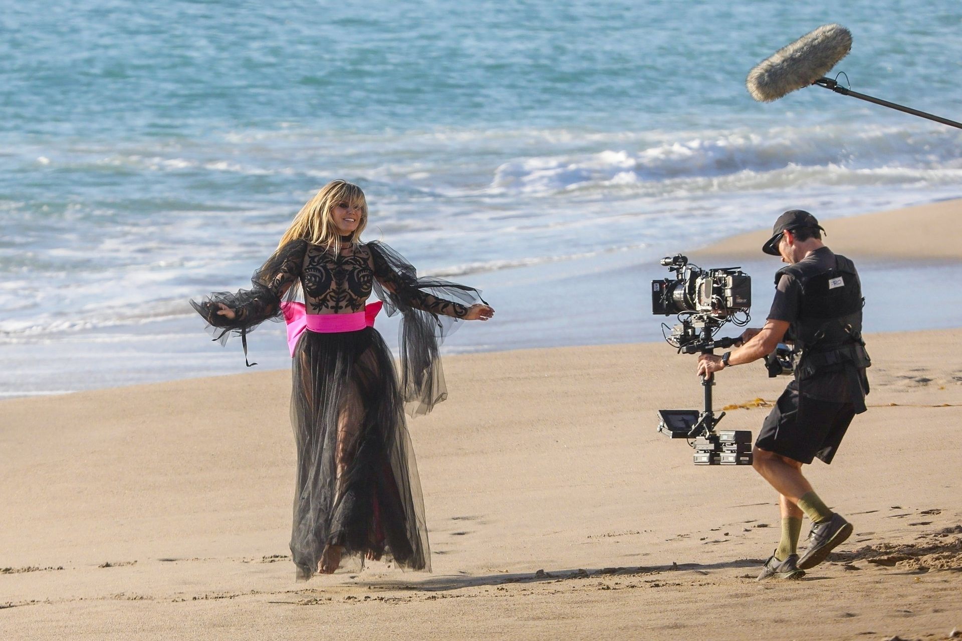 Heidi Klum Poses In A Thong Bikini 0114