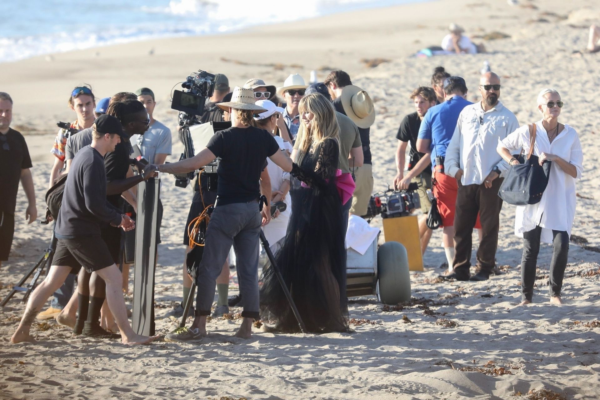 Heidi Klum Poses In A Thong Bikini 0124