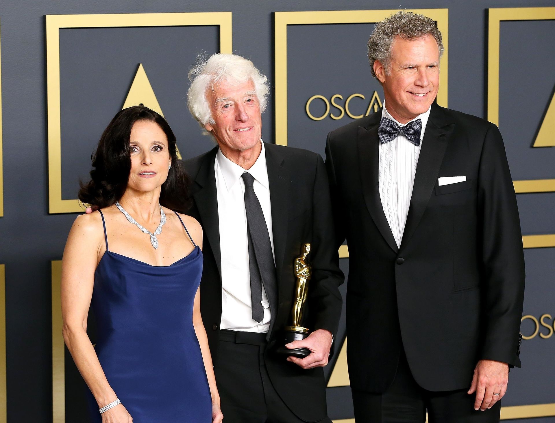 Julia Louis Dreyfus Flaunts Her Milf Body At The 2020 Academy Awards 0023