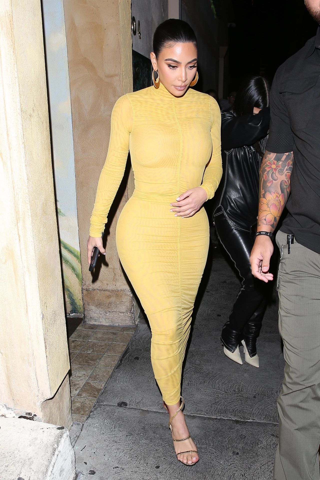 Kim Kardashian Departs After A Family Dinner At Carousel0007