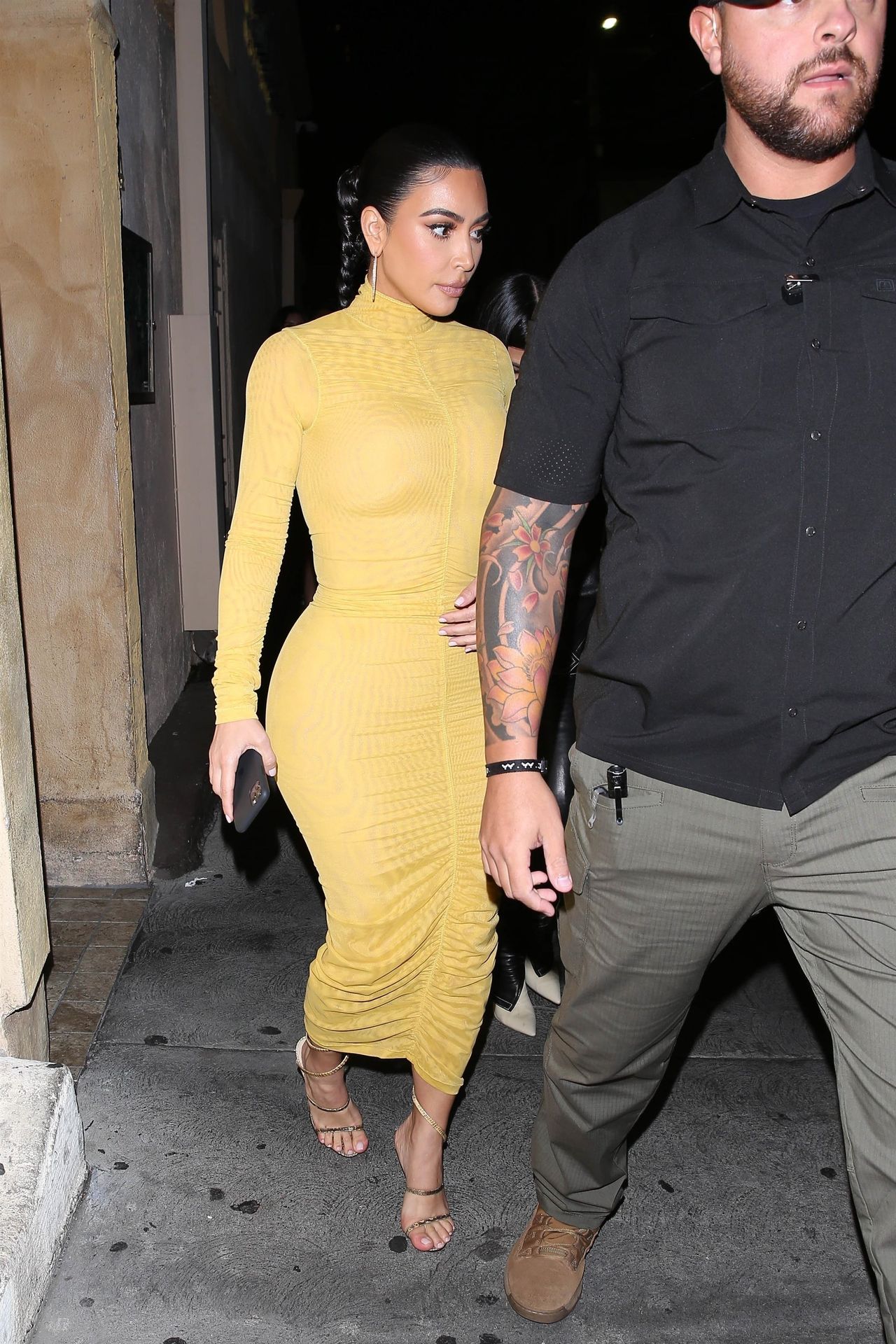Kim Kardashian Departs After A Family Dinner At Carousel0010