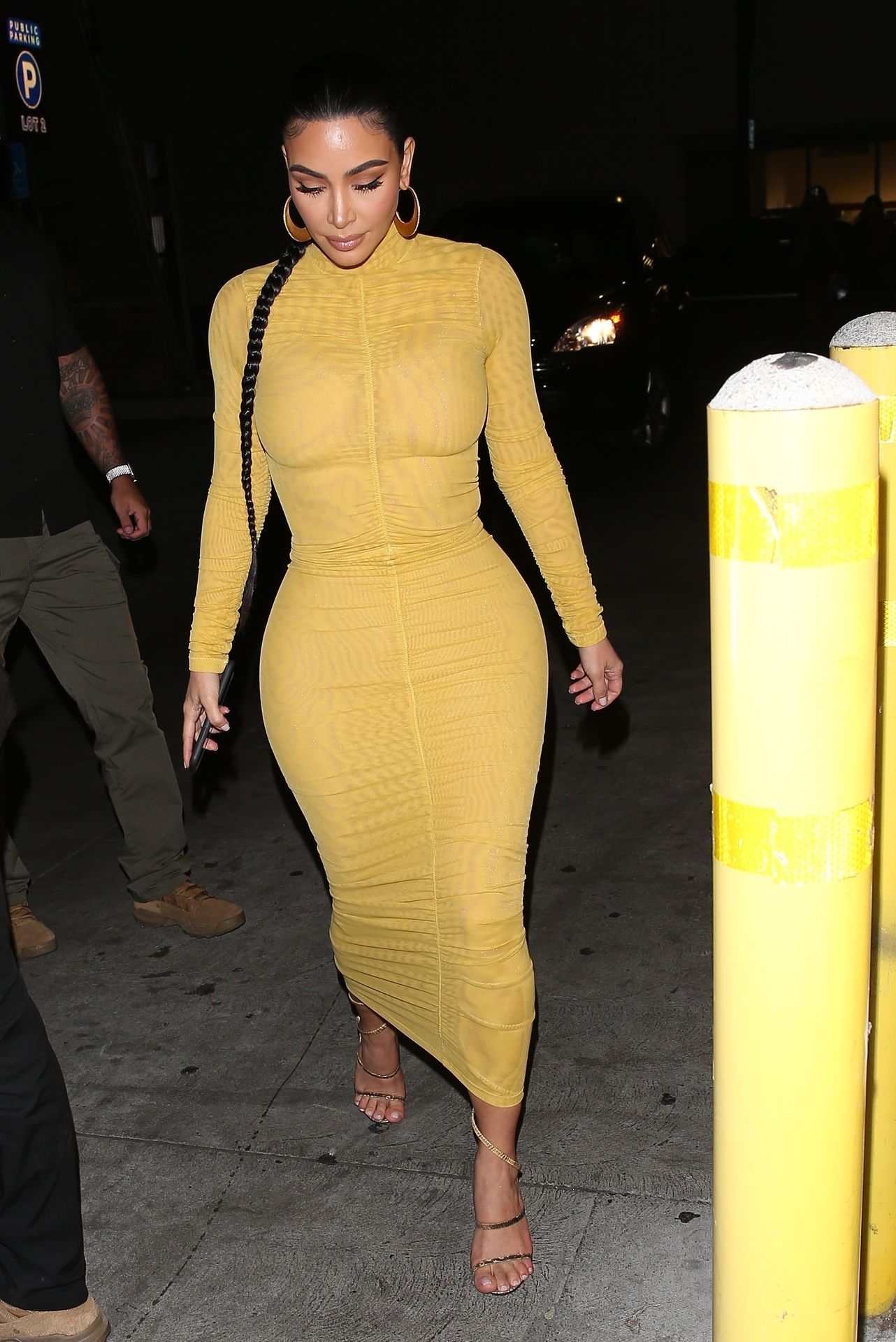 Kim Kardashian Departs After A Family Dinner At Carousel0031