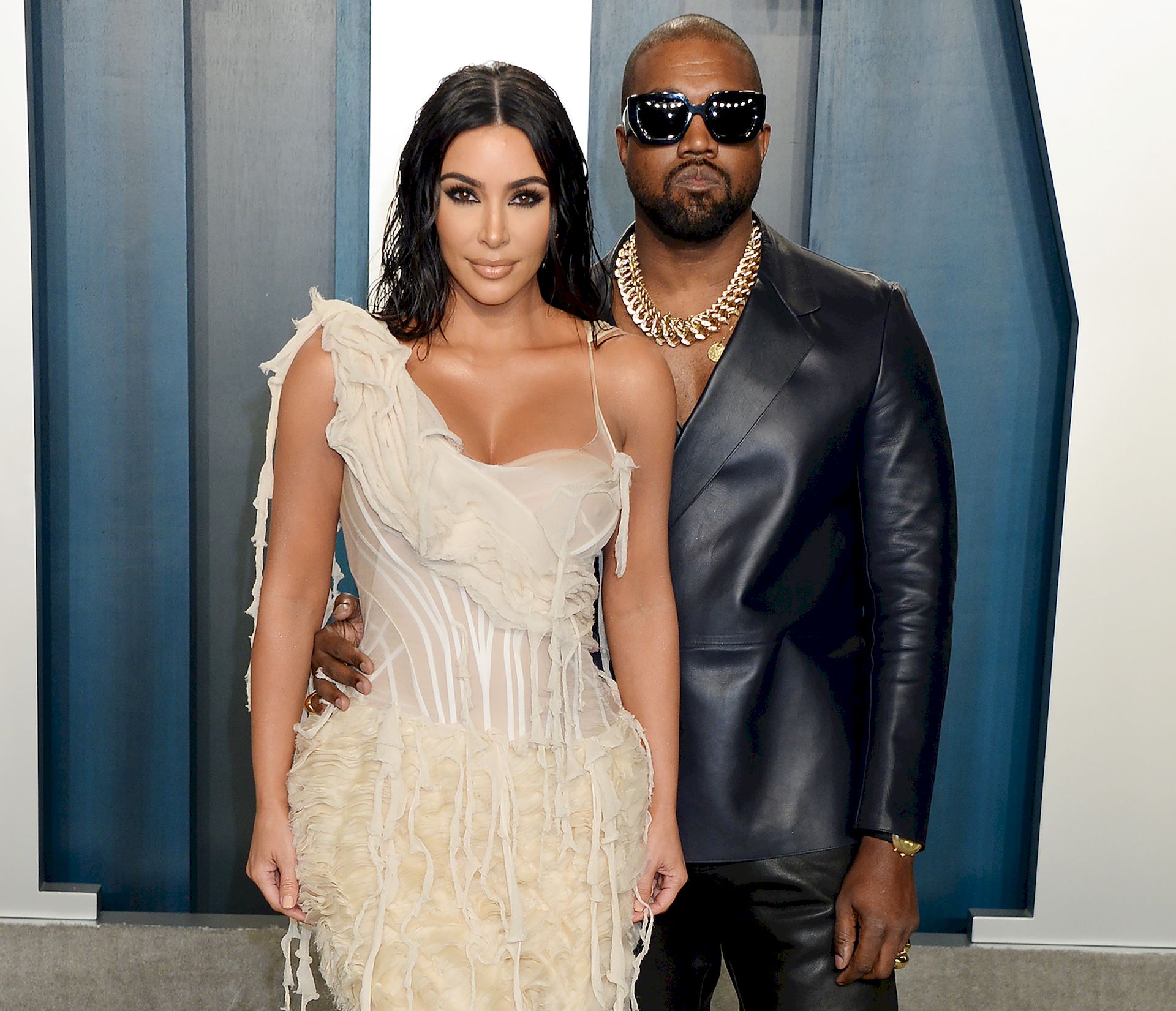 Kim Kardashian Looks Hot In A See Through Dress At The 2020 Vanity Fair Oscar Party 0005