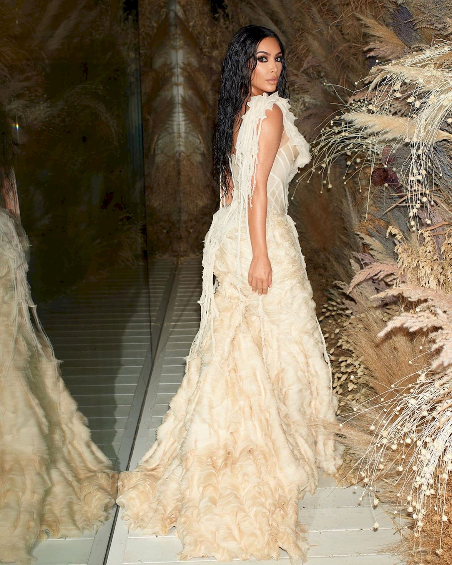 Kim Kardashian Looks Hot In A See Through Dress At The 2020 Vanity Fair Oscar Party 0011