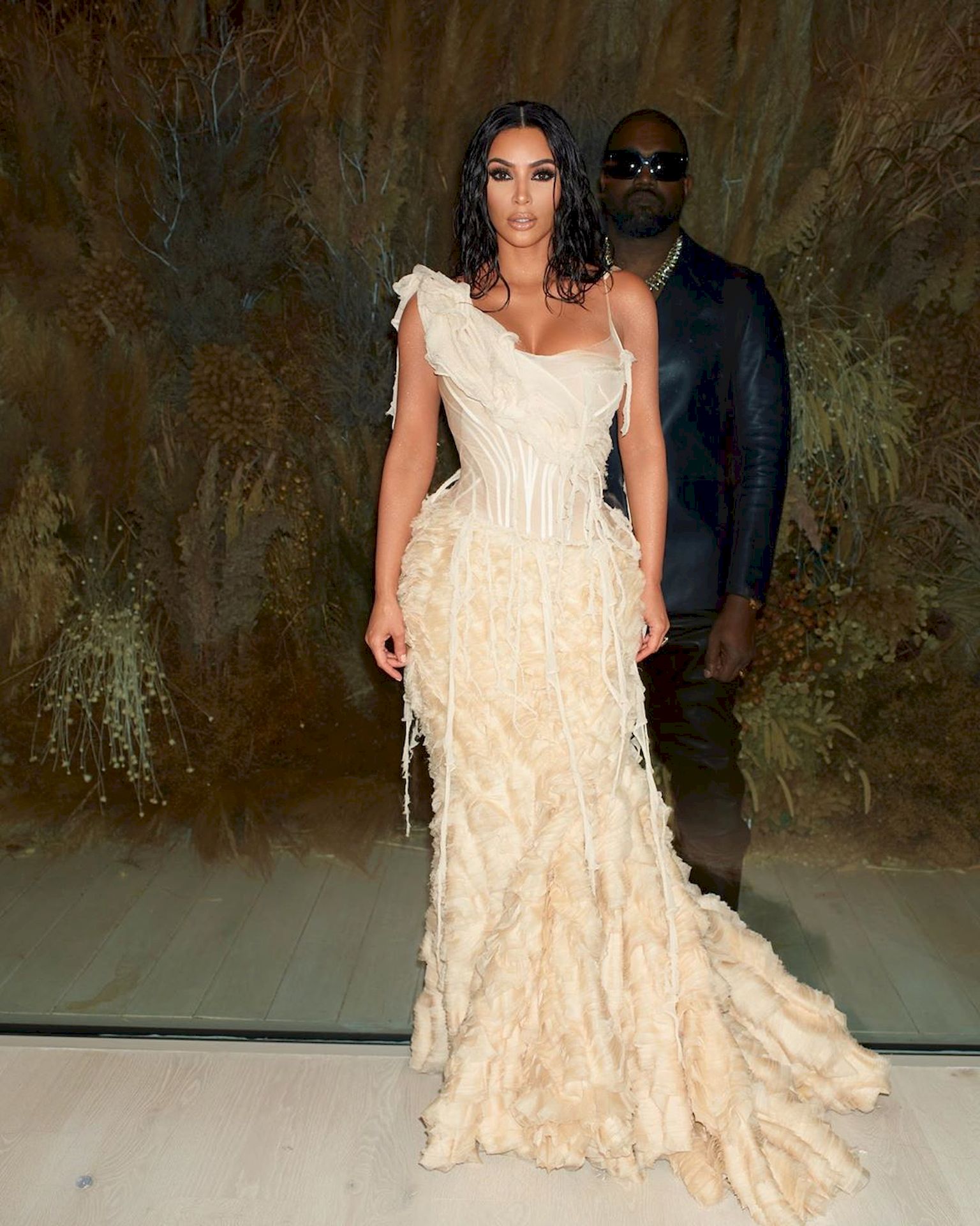 Kim Kardashian Looks Hot In A See Through Dress At The 2020 Vanity Fair Oscar Party 0013