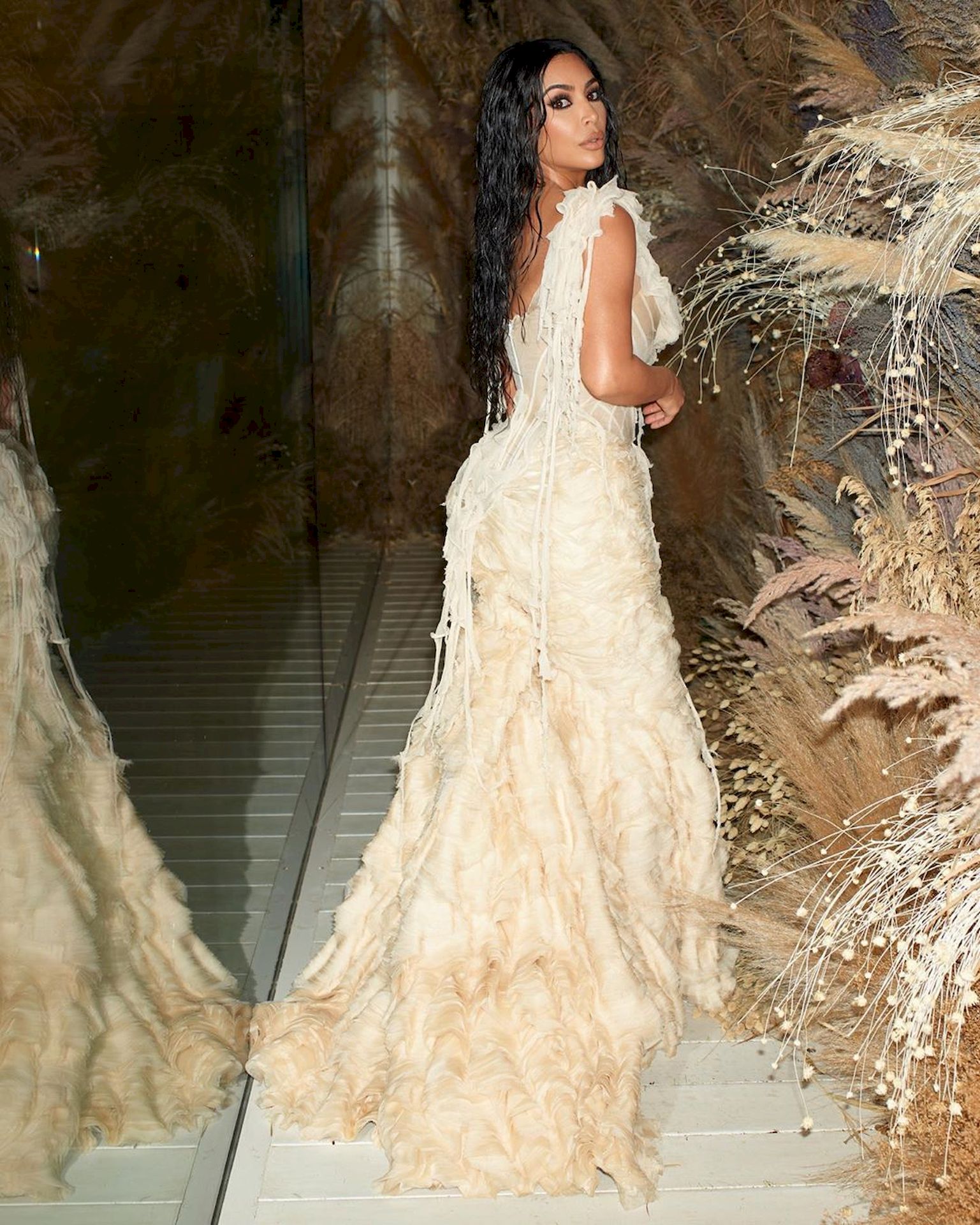 Kim Kardashian Looks Hot In A See Through Dress At The 2020 Vanity Fair Oscar Party 0017