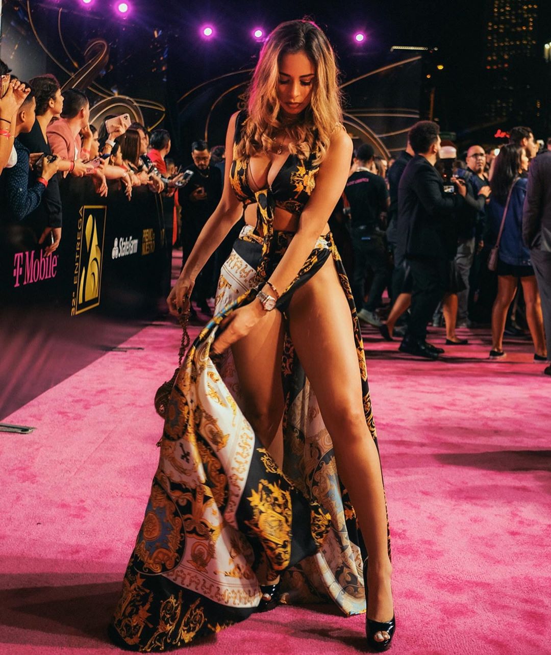 Leli Hernandez Stuns At The 32nd Annual Premio Lo Nuestro Awards 0002