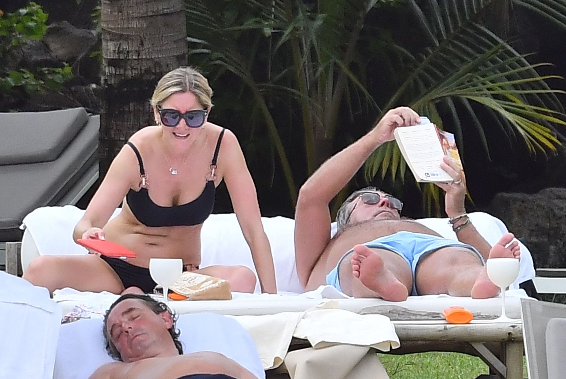 Lisa Faulkner & John Torode Seen Enjoying Their Honeymoon In Mauritius 0027