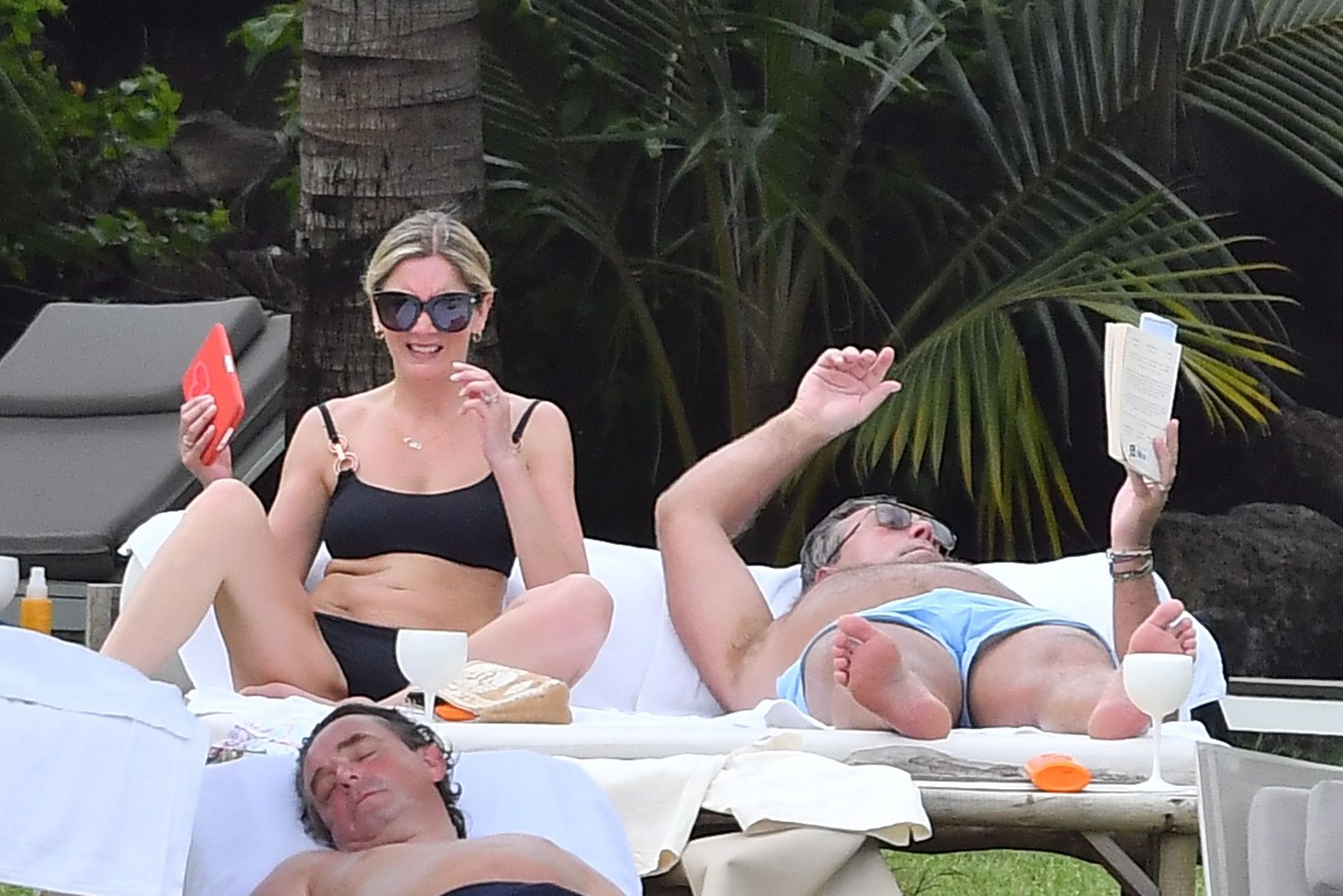Lisa Faulkner & John Torode Seen Enjoying Their Honeymoon In Mauritius 0028