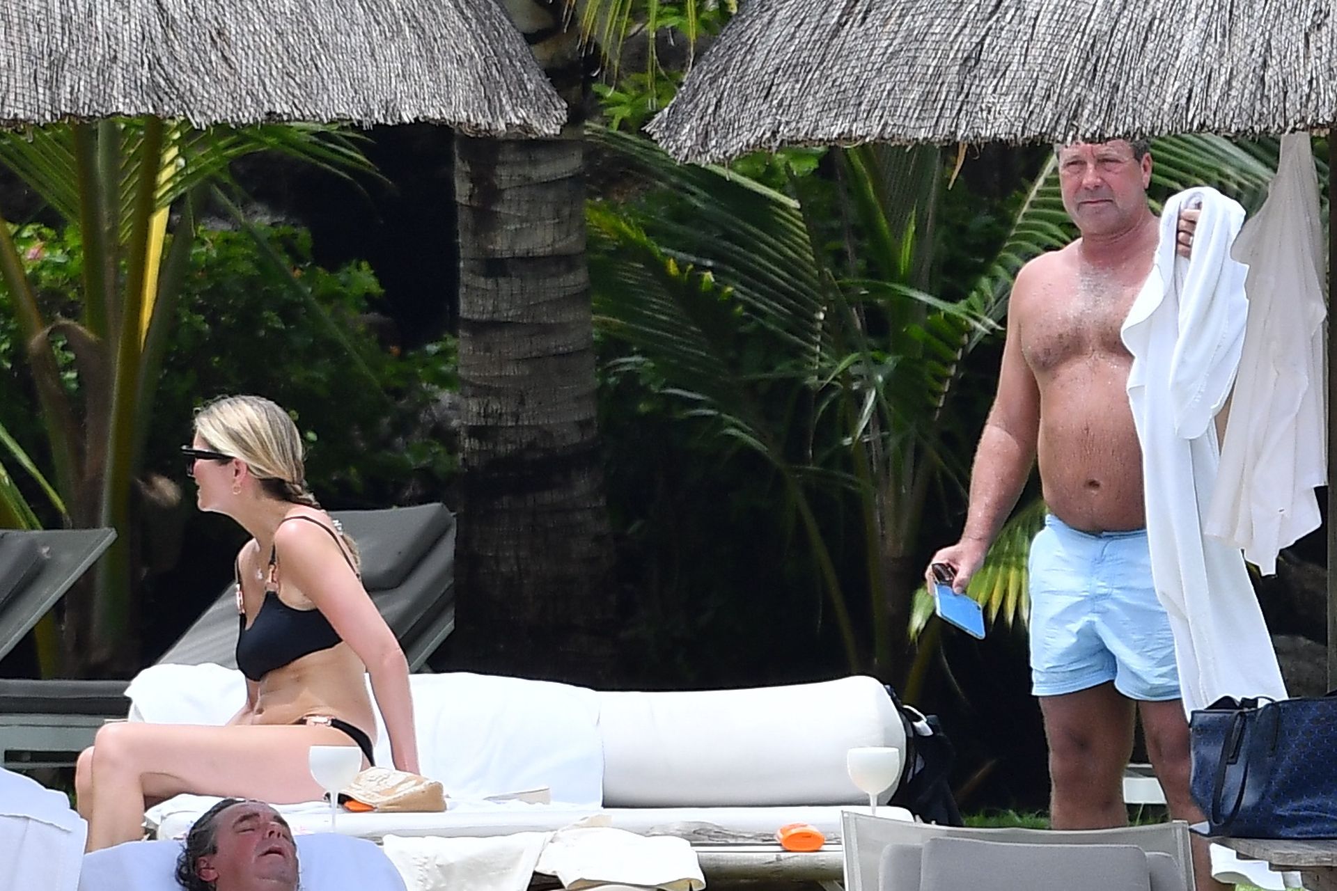 Lisa Faulkner & John Torode Seen Enjoying Their Honeymoon In Mauritius 0030