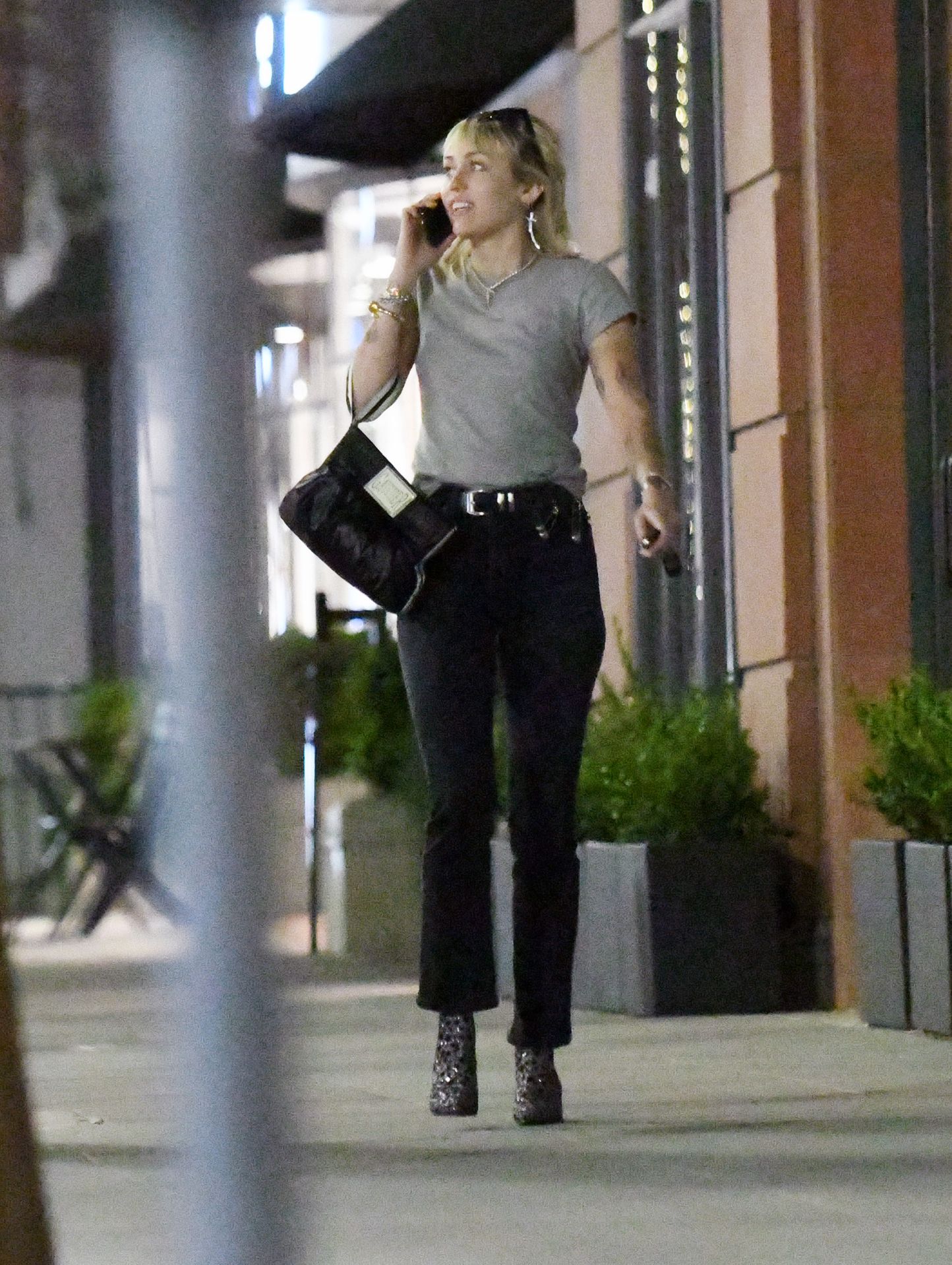 Miley Cyrus Steps Out Solo In Los Angeles After Finalizing Her Divorce 0007