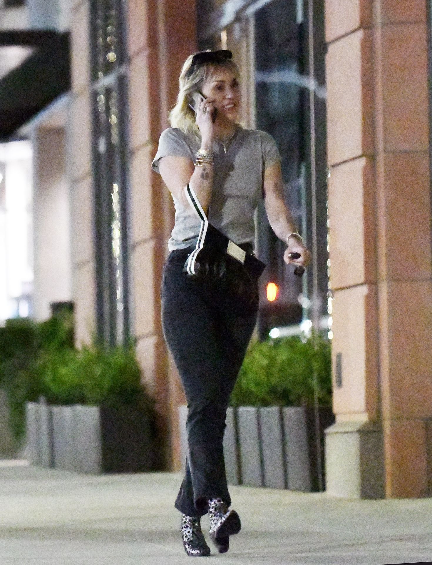 Miley Cyrus Steps Out Solo In Los Angeles After Finalizing Her Divorce 0016