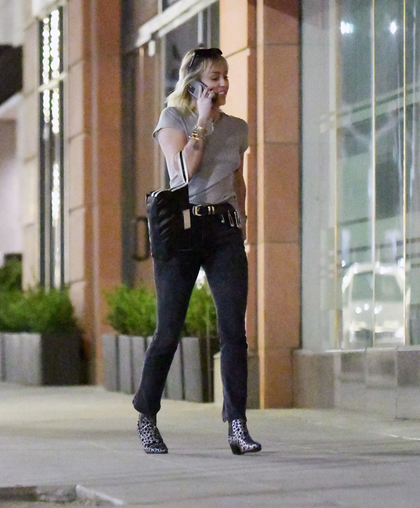 Miley Cyrus Steps Out Solo In Los Angeles After Finalizing Her Divorce 0017
