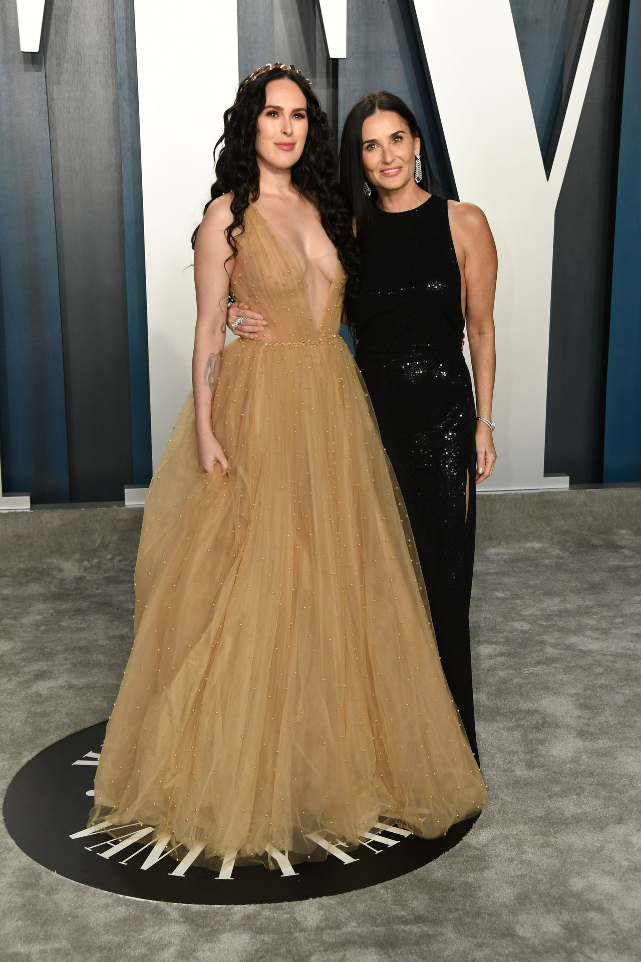 Rumer Willis Puts On Display Of Cleavage At Vanity Fair Party 0017