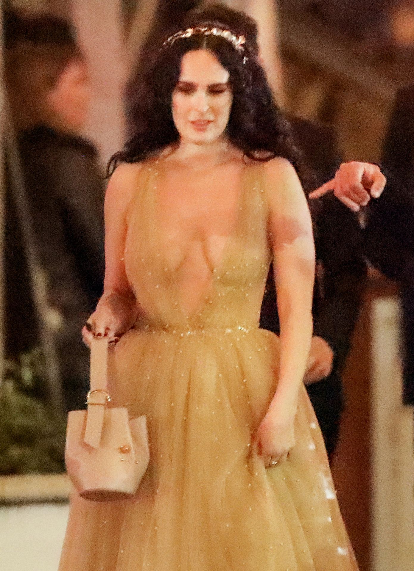 Rumer Willis Puts On Display Of Cleavage At Vanity Fair Party 0040