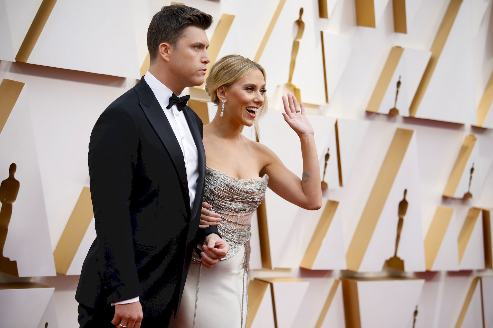 Scarlett Johansson In Oscar De La Renta Poses On The Red Carpet During The Oscars 0043
