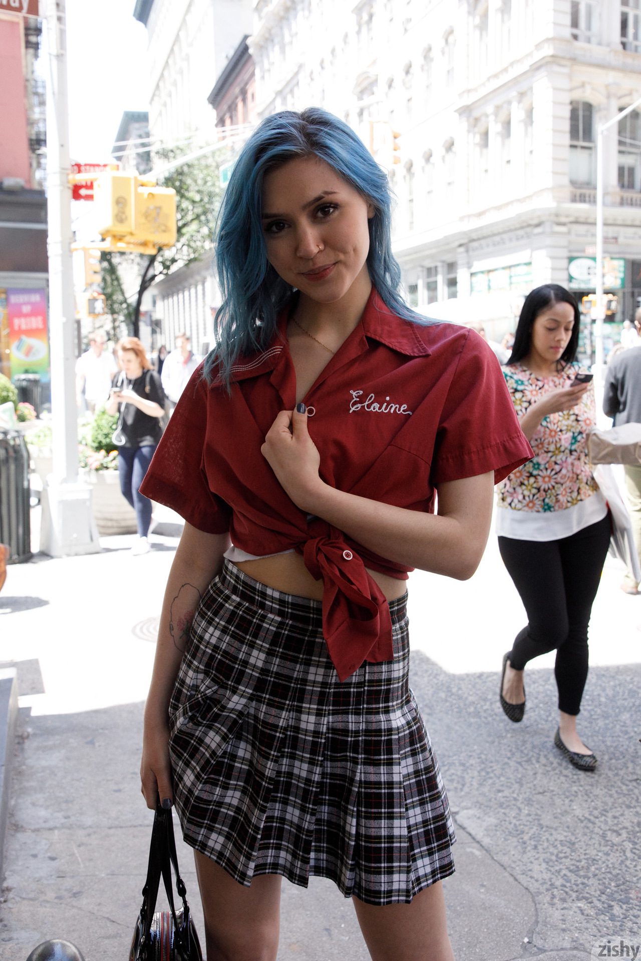 Three Girls One Schlub Zishy (20)