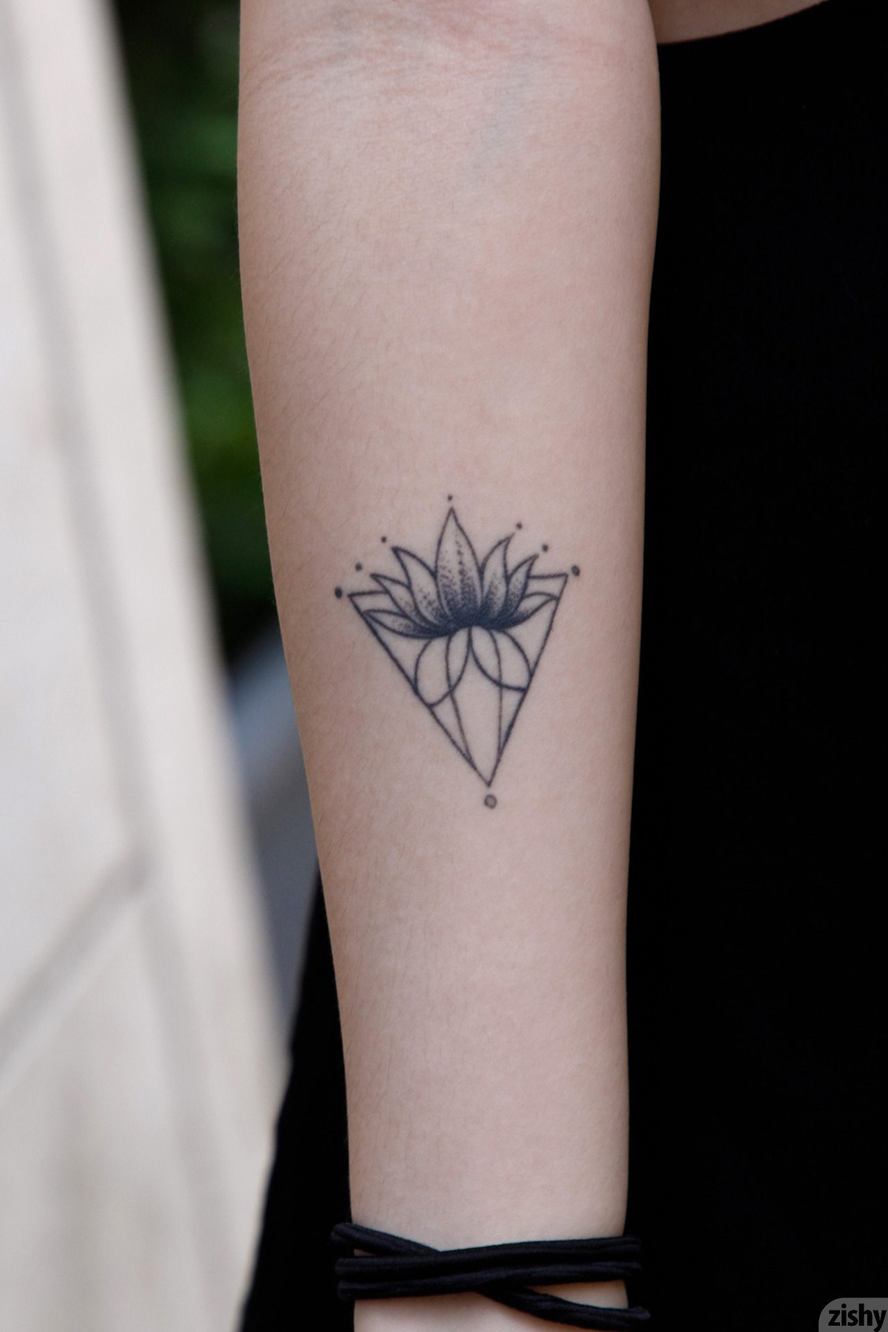 Three Girls One Schlub Zishy (26)