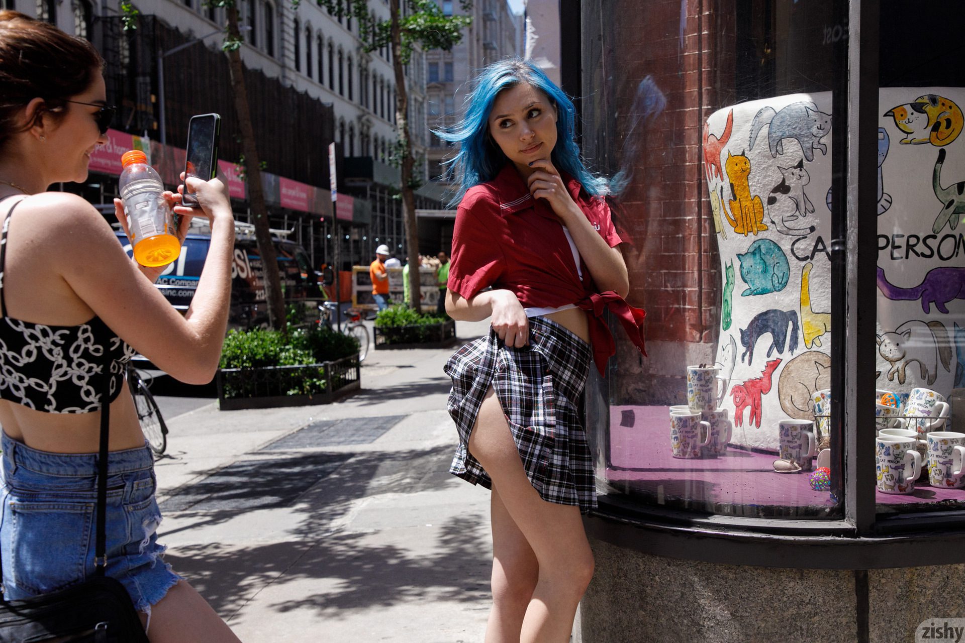 Three Girls One Schlub Zishy (28)