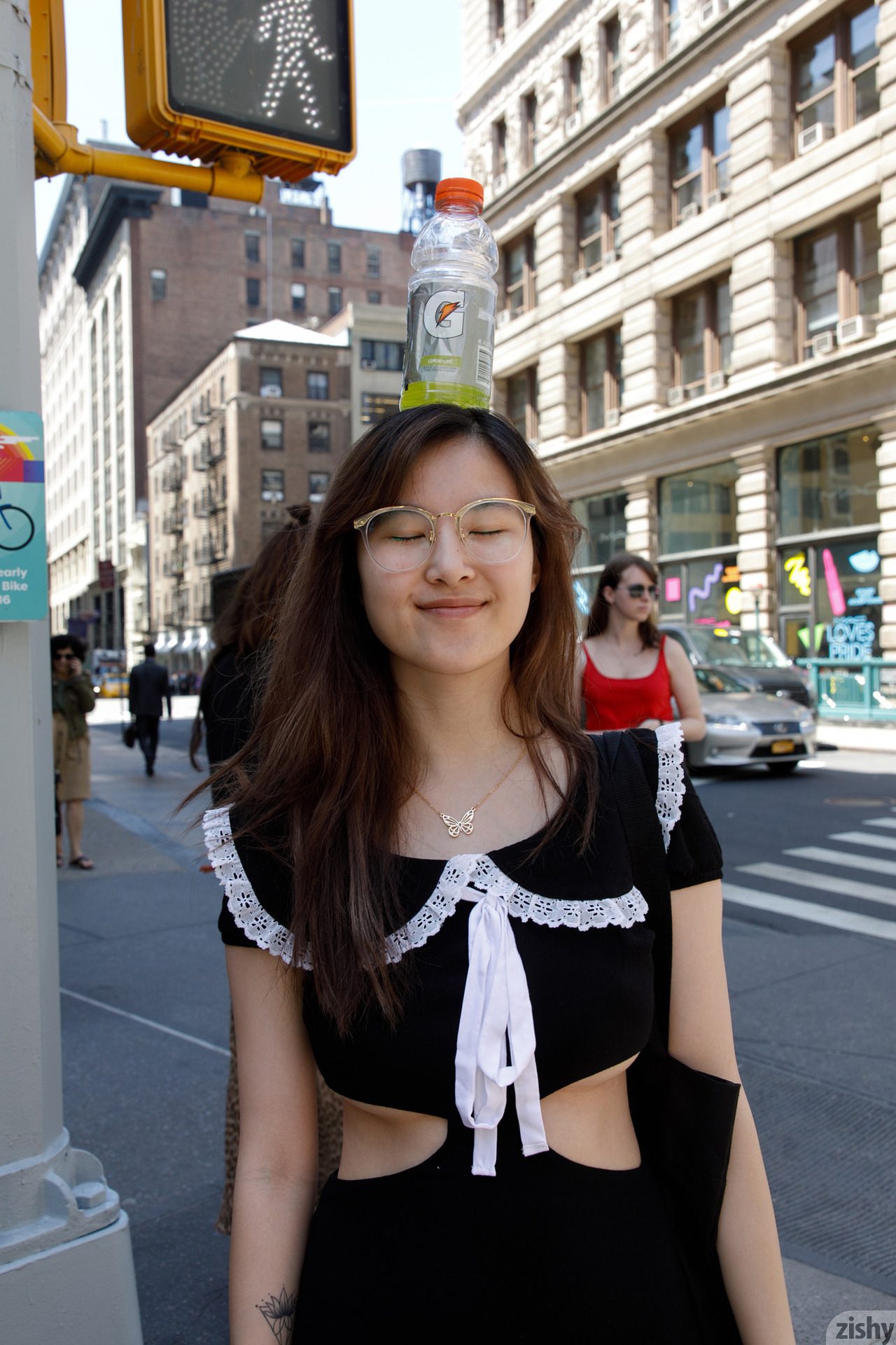 Three Girls One Schlub Zishy (48)