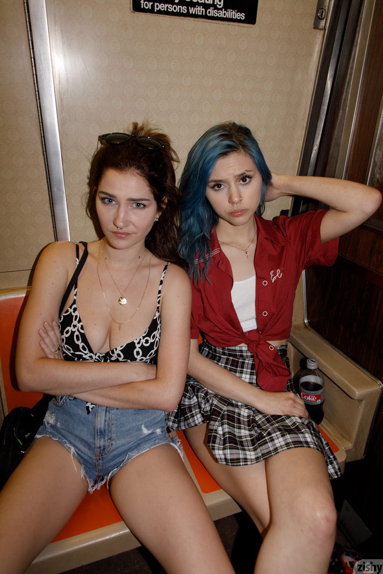 Three Girls One Schlub Zishy (57)