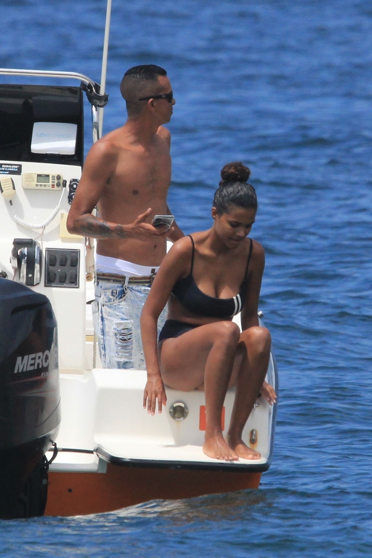Tina Kunakey Shows Off Her Sexy Body While On Vacation With Vincent Cassel 0002
