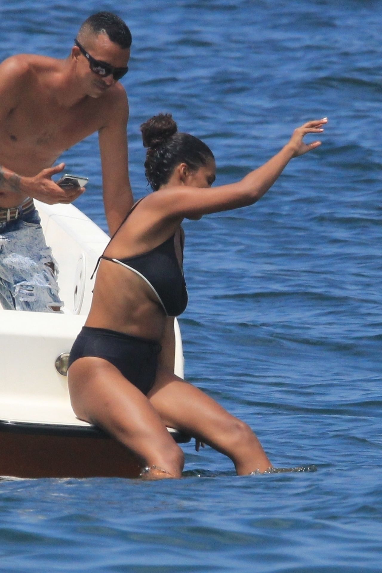 Tina Kunakey Shows Off Her Sexy Body While On Vacation With Vincent Cassel 0012