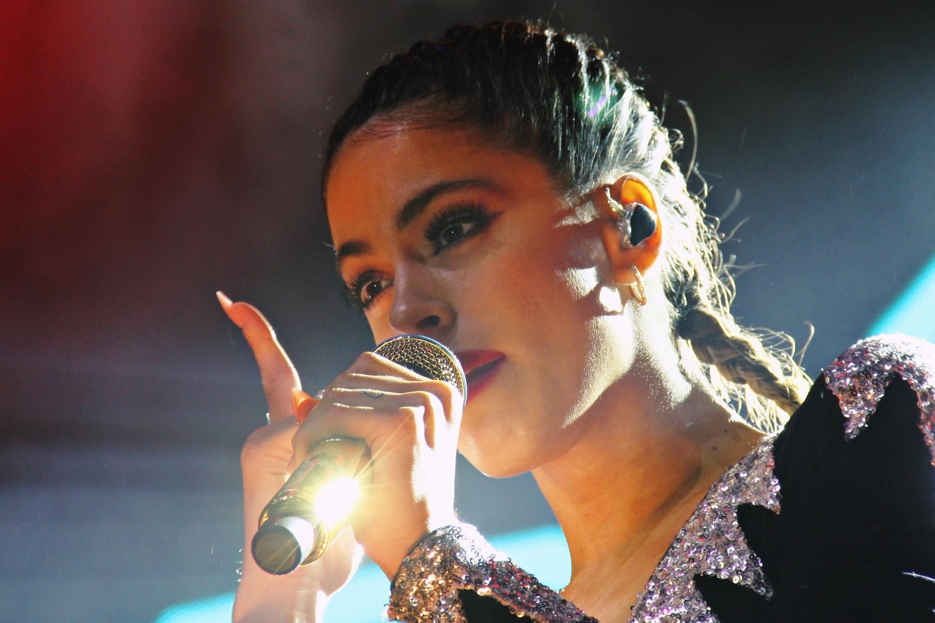 Tini Stoessel’s Sexy Performance0009