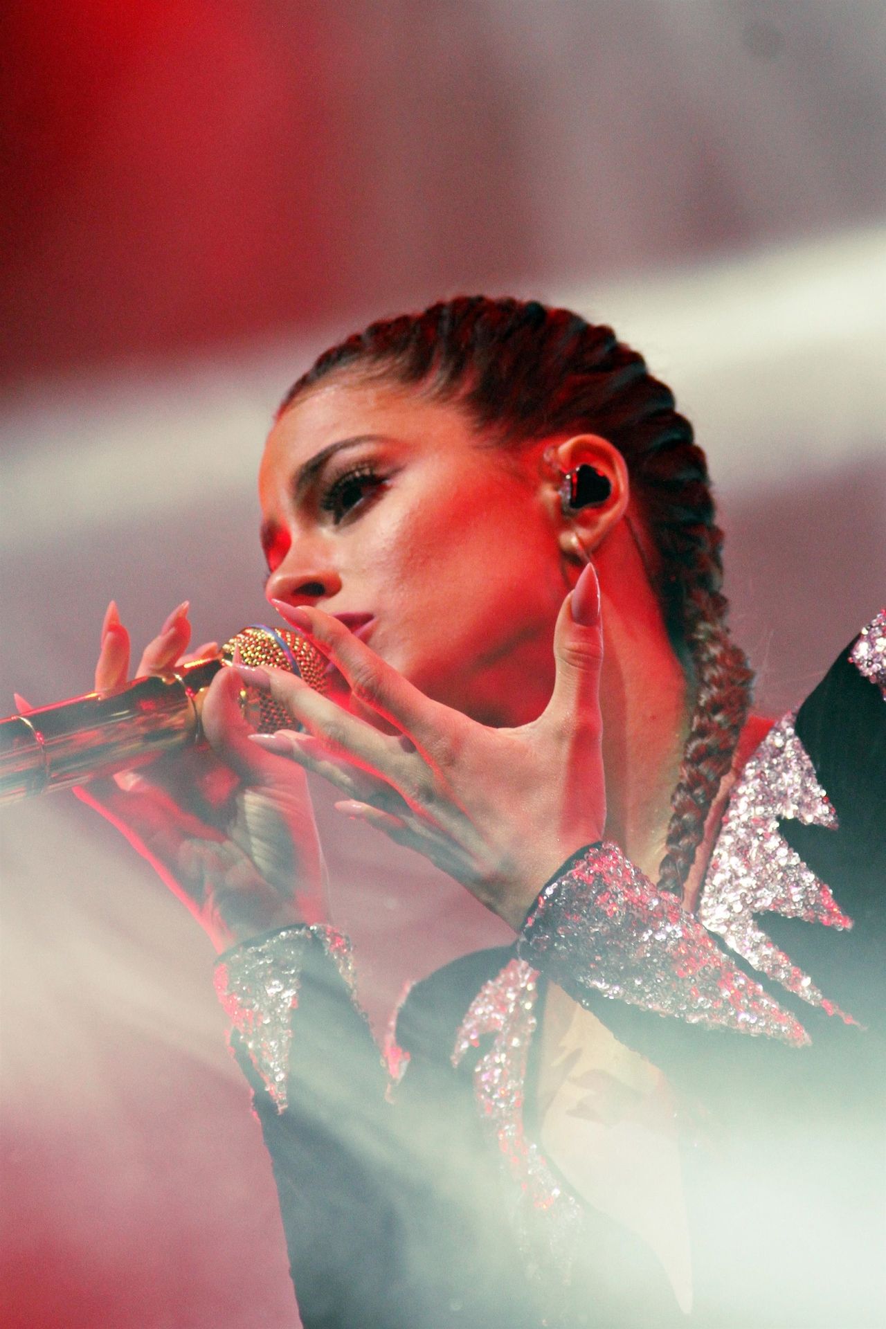 Tini Stoessel’s Sexy Performance0016