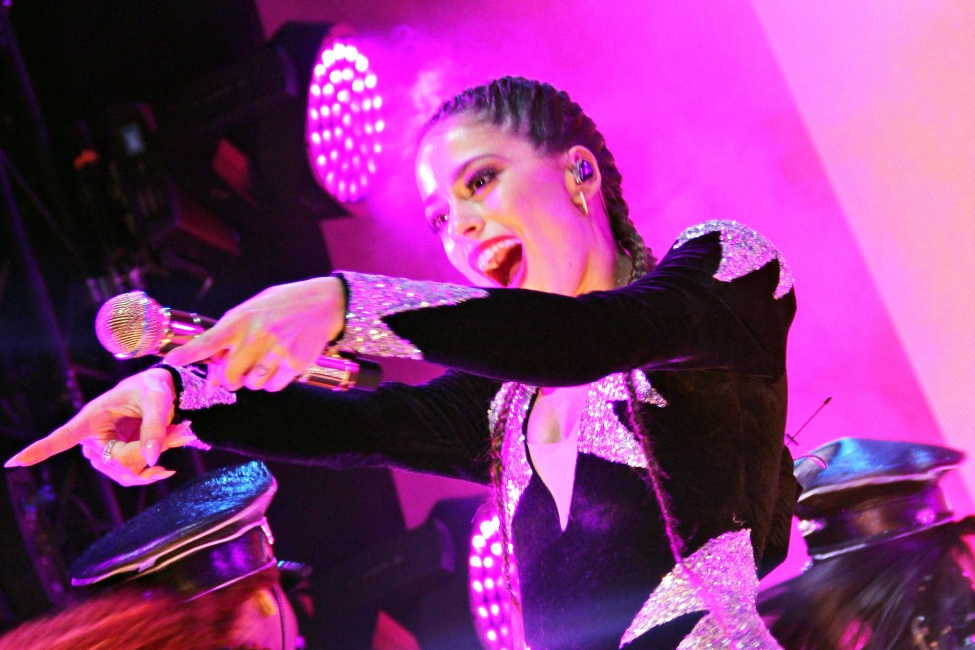 Tini Stoessel’s Sexy Performance0029