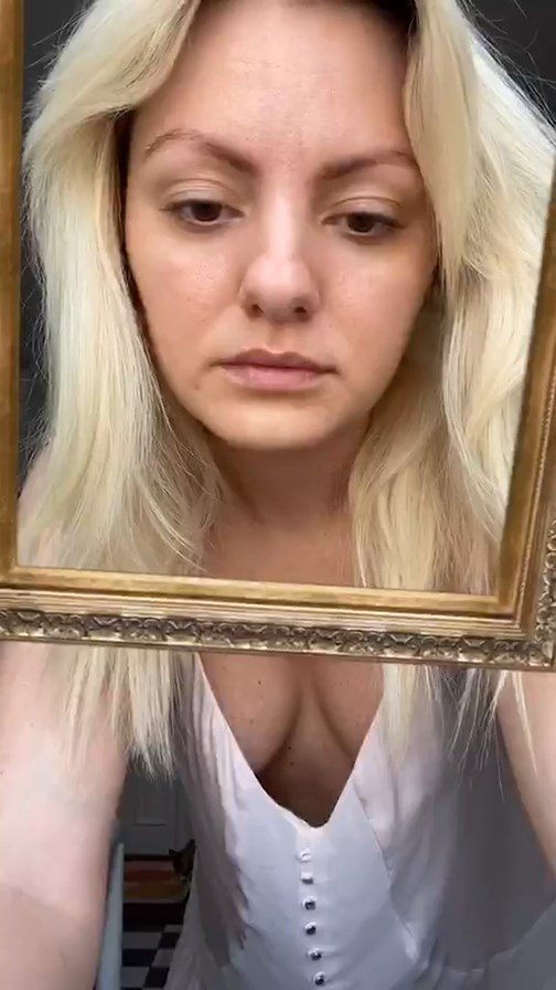 Alexandra Stan Braless 0004