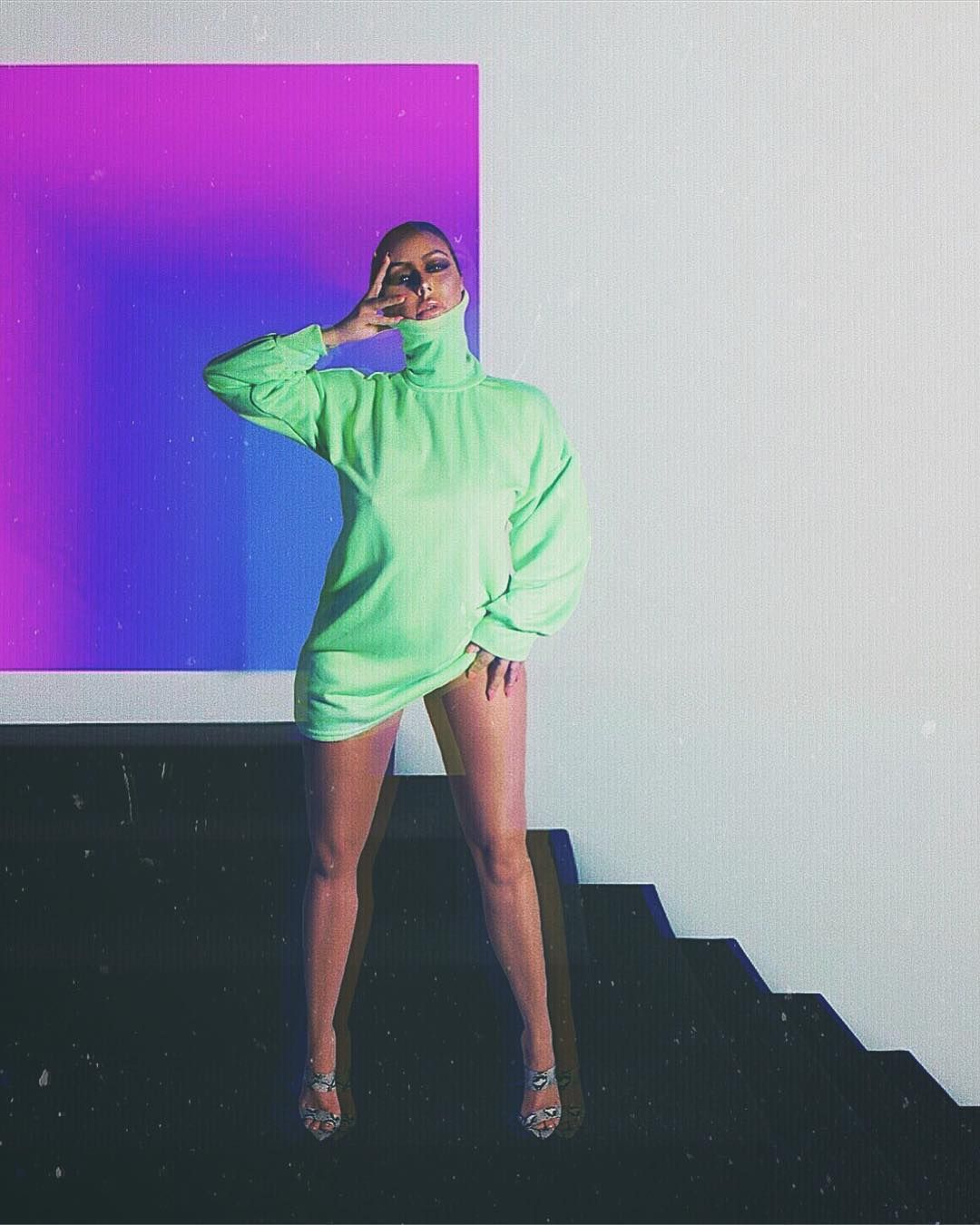 Aubrey O’day Nude & Sexy 0080