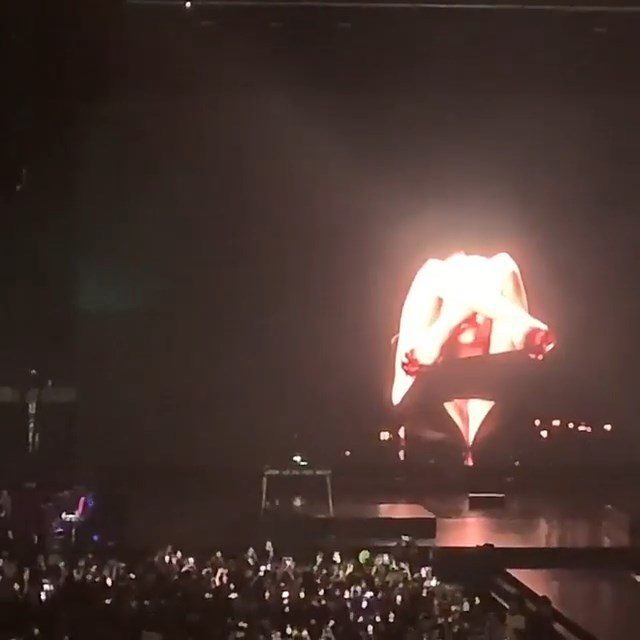 Billie Eilish Shows Some Skin At The Concert In Miami 0007