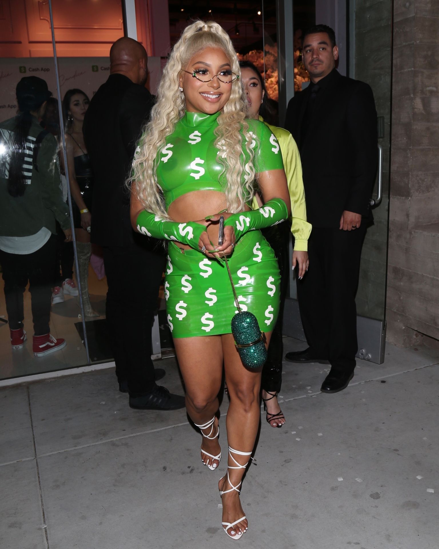 Candice Craig Debuts Her Single Cash App At Pretty Little Things Store 0001