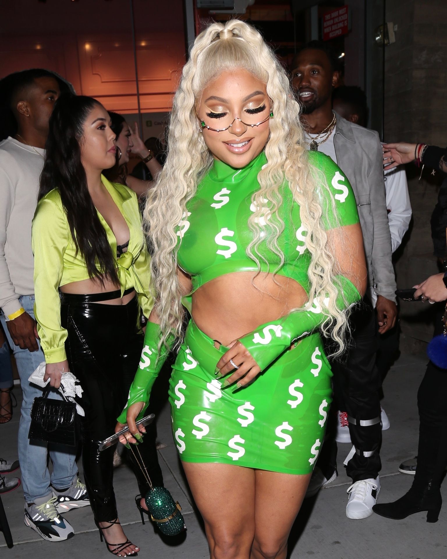 Candice Craig Debuts Her Single Cash App At Pretty Little Things Store 0005